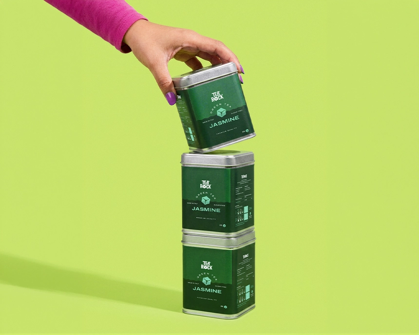 Packaging te posizionate una sopra l'altra dell'azienda Tea Rock realizzate da Hud Agency
